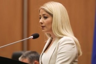 برلمان قبرص ينتخب أنيتا ديميتريو كأول امرأة تتولى هذا المنصب فى البلاد
