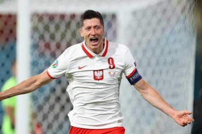 يورو 2020.. ليفاندوفسكي أول لاعب بولندي يسجل في 3 نسخ لأمم أوروبا