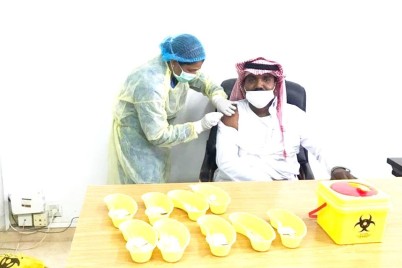 بلدية وادي الدواسر تٌنفذ حملة للتطعيم ضد فيروس كورونا لمنسوبيها 