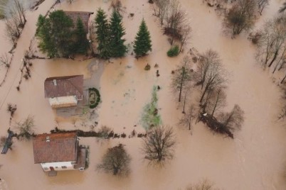 تصوير جوي يظهر مدى انتشار الفيضانات في البوسنة والهرسك