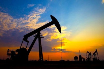 جولدمان ساكس: النفط قد يتجاوز المستهدف البالغ 80 دولارًا للبرميل