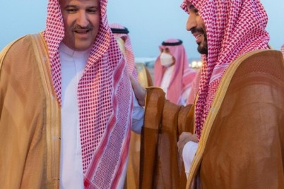 ولي العهد يصل المدينة المنورة وفي مقدمة مستقبليه أمير المنطقة ونائبه