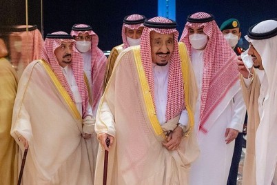 خادم الحرمين الشريفين يصل جدة قادماً من الرياض