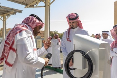 أمين منطقة الرياض يدشن مشروع الطاقة الشمسية في مبنى وكالة التشغيل والصيانة