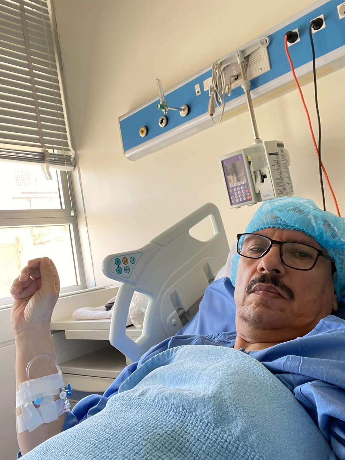 الأستاذ غرم الله بن حمود الزهراني يتلقى التهاني بمناسبة نجاح العملية