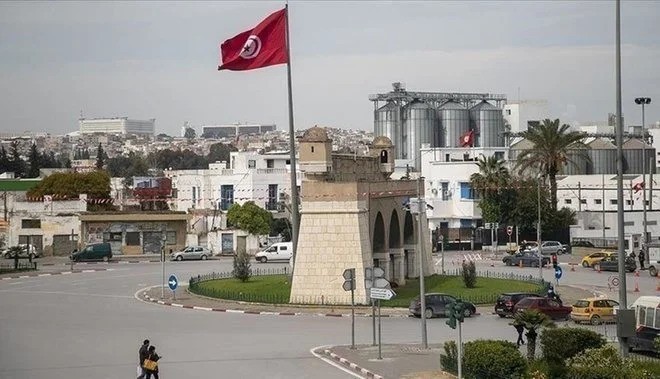 بسبب قوة الدولار وأسعار الحبوب..."تونس" تتوقع ارتفاع عجز الميزانية إلى 9.7% 