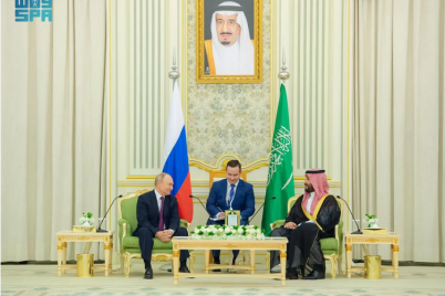 ولي العهد يستقبل الرئيس الروسي ويعقدان اجتماعاً في قصر اليمامة بالرياض