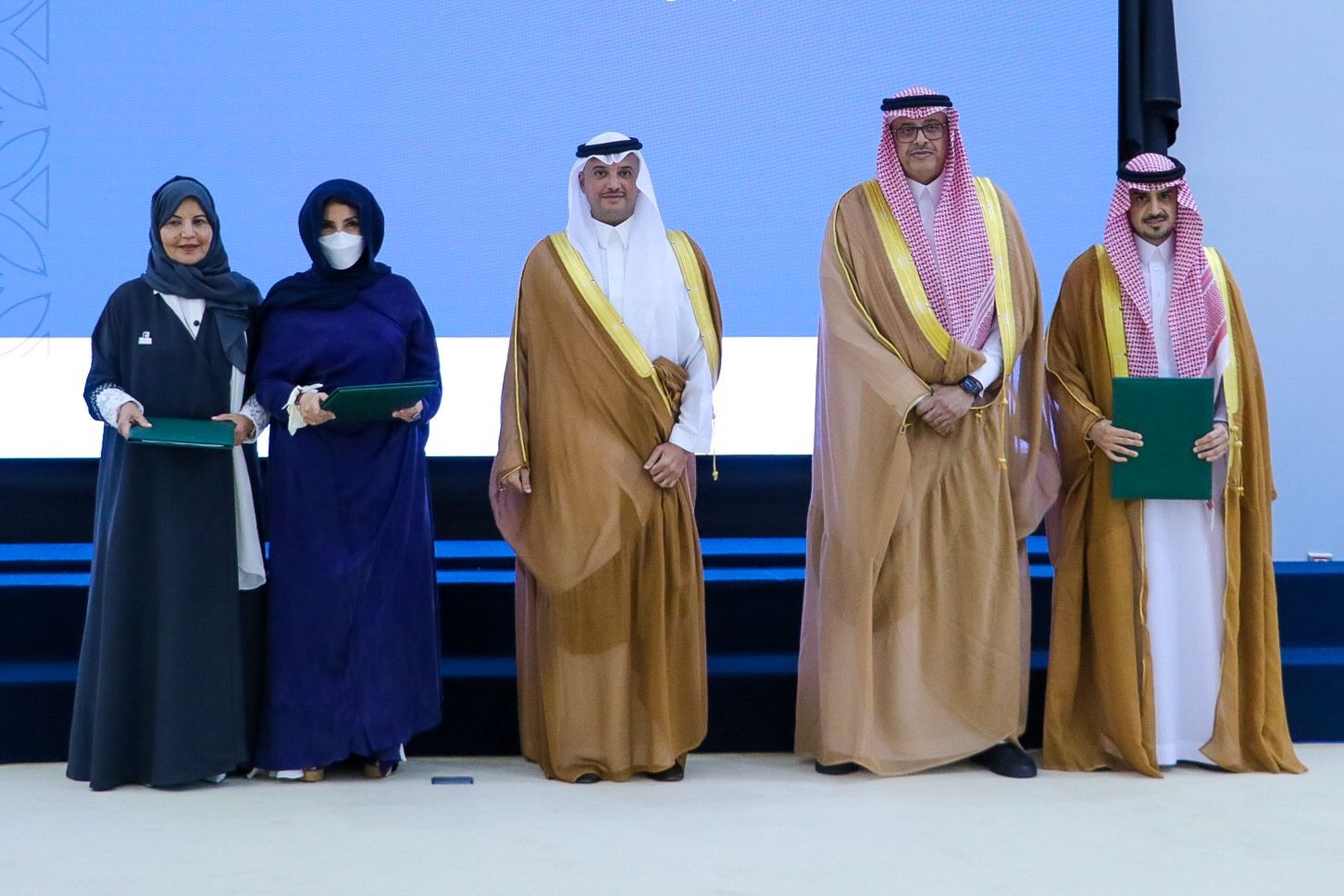 "سعود بن طلال "….يرعى توقيع مذكرة تفاهم لأرامكو مع فتاة الأحساء وحرفة التعاونية