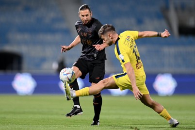 الهلال يكتسح أبها بثلاثية والتعاون يقسو على الشباب