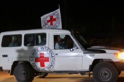 “الصليب الأحمر” يبدأ نقل الأسرى المحتجزين لدى حركة حماس