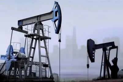 ارتفاع أسعار النفط وهبوط مخزونات الخام الأمريكية